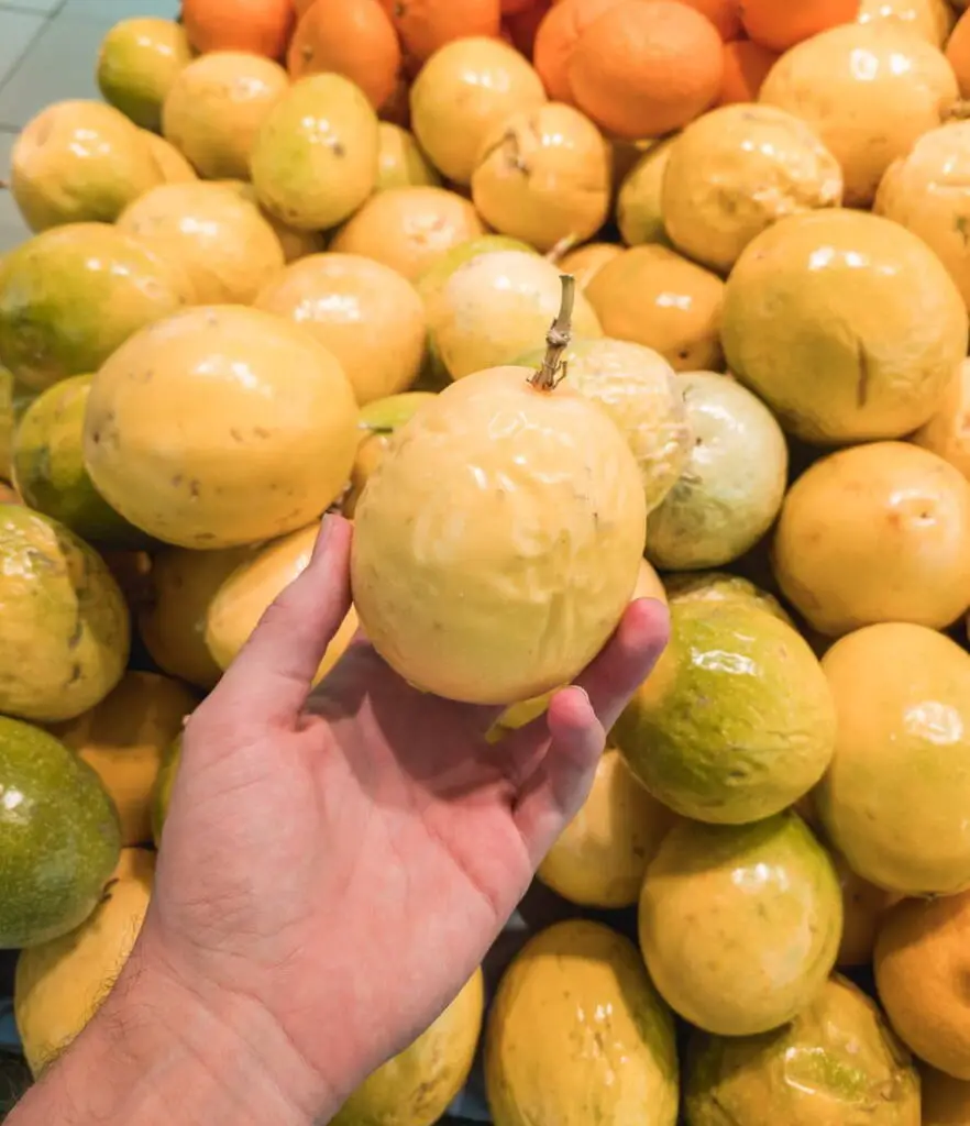 Passion-Fruit-in-Brazilian-Supermarket